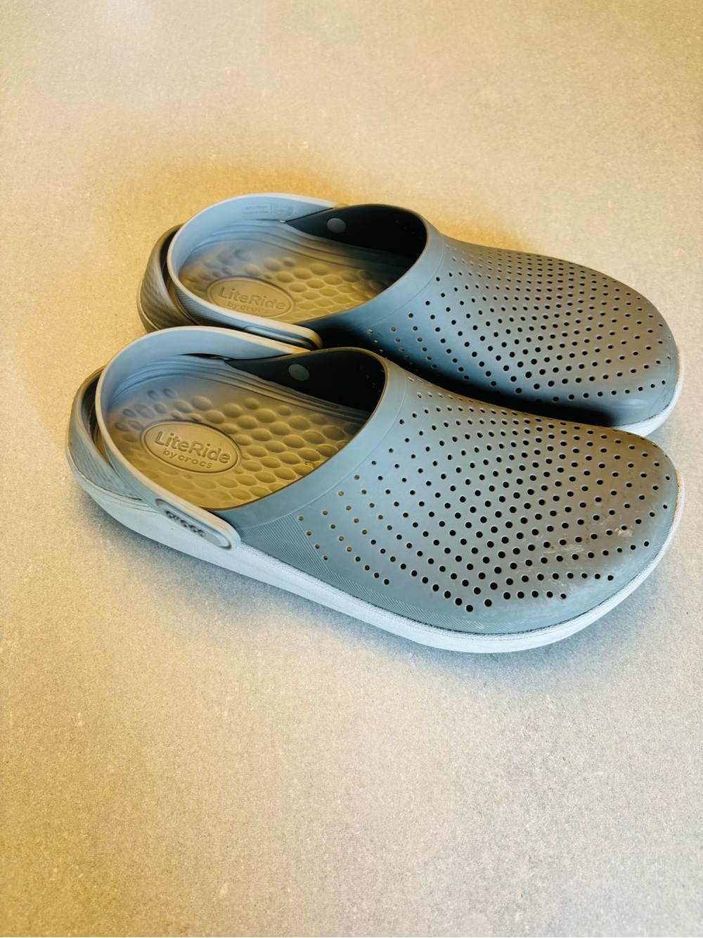 CROCS